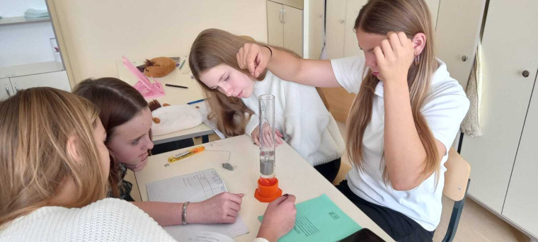 Открытый урок по физике: измеряем плотность твёрдого тела!.